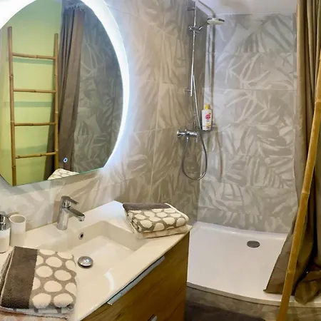 Апартаменты Spacieux Duplex, Vue Et Belle Terrasse