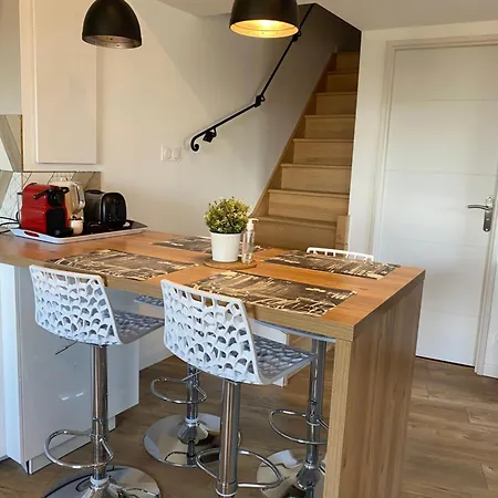 Spacieux Duplex, Vue Et Belle Terrasse Йер